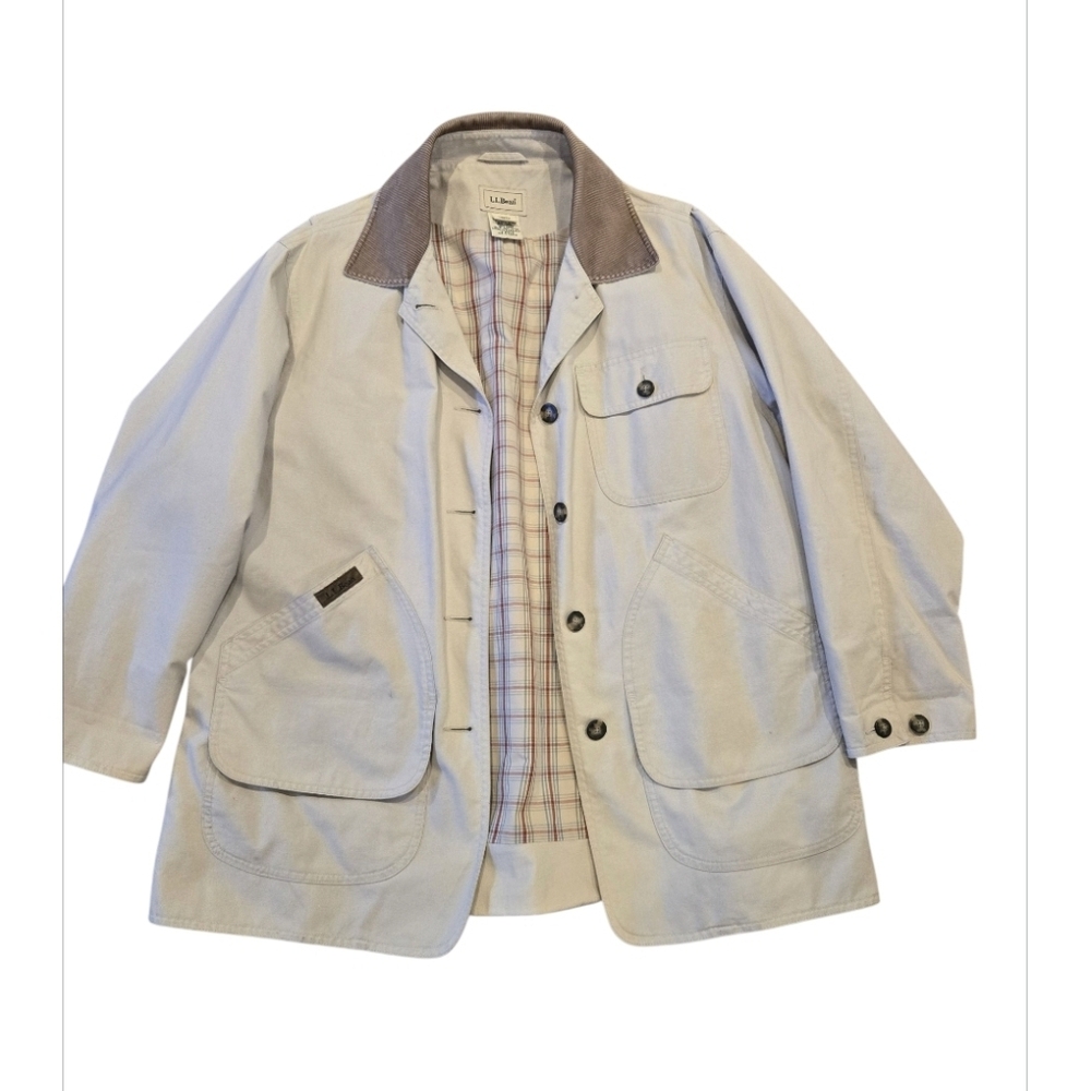 VINTAGE Women's Petite Medium LL Bean Chore Coat in Beige with a Corduroy M